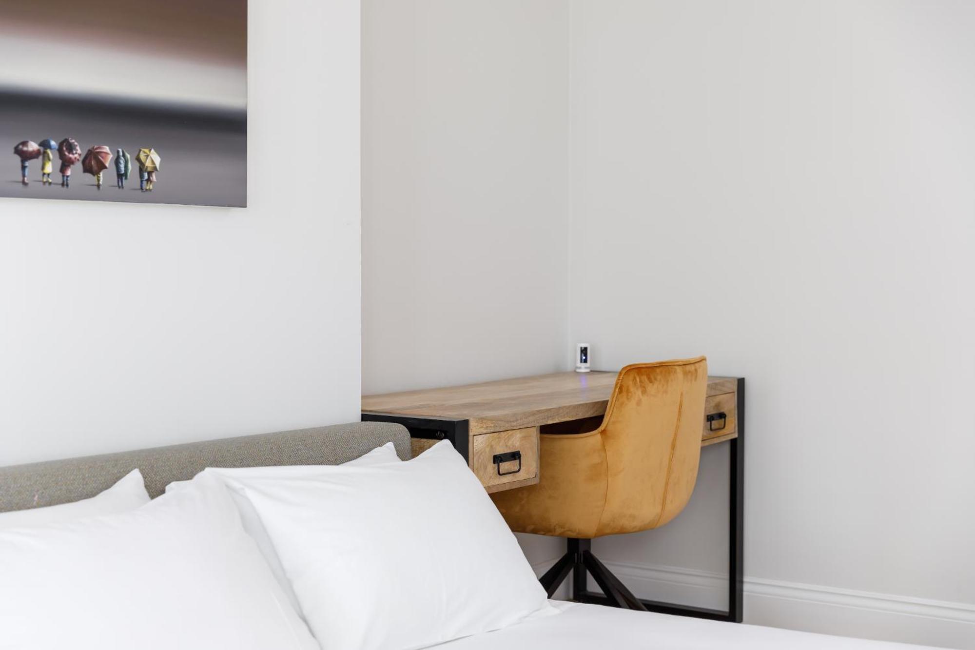 Spacious 2 Bedroom Apartment With Beautiful Garde Brighton Bagian luar foto