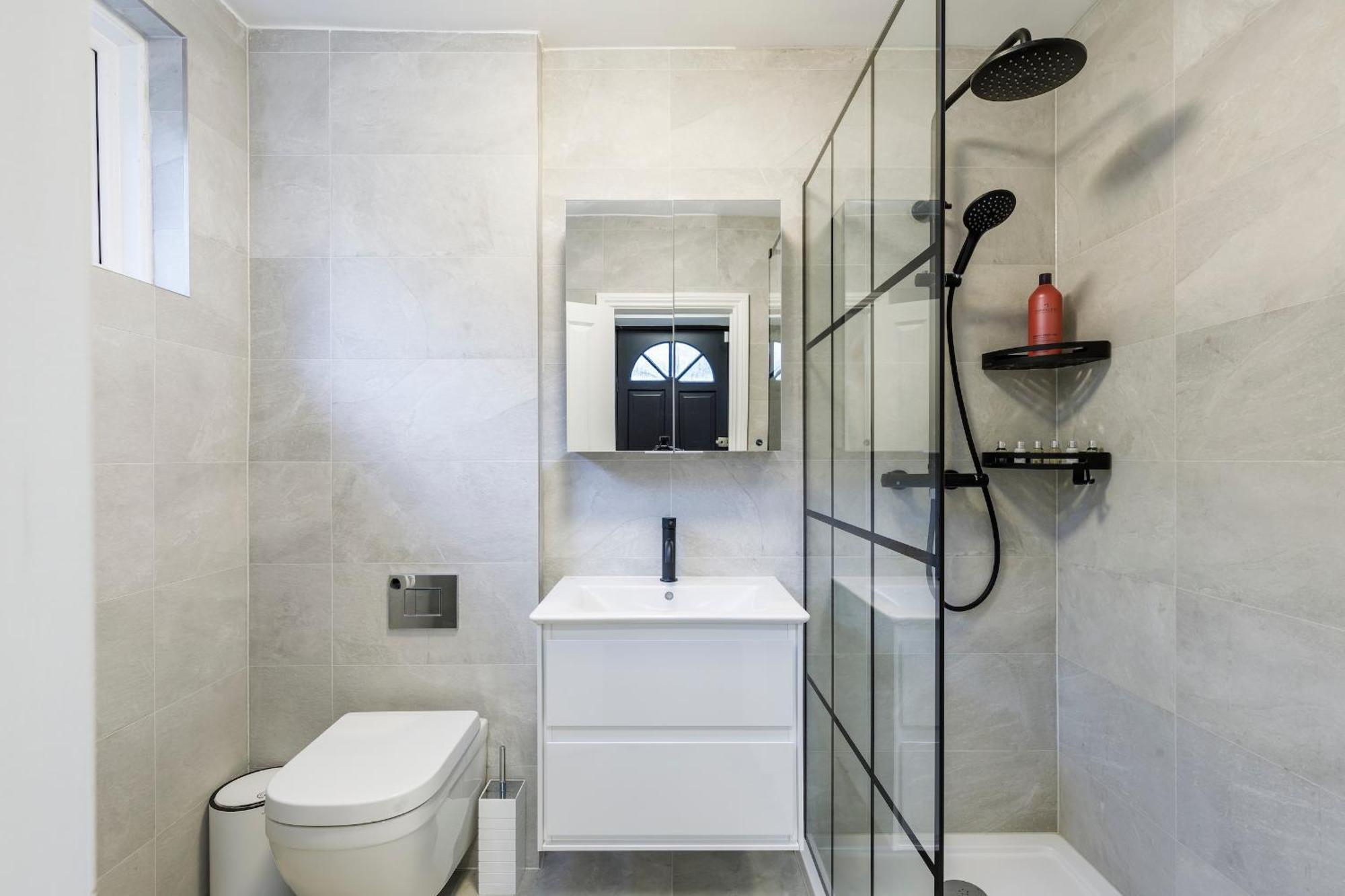 Spacious 2 Bedroom Apartment With Beautiful Garde Brighton Bagian luar foto