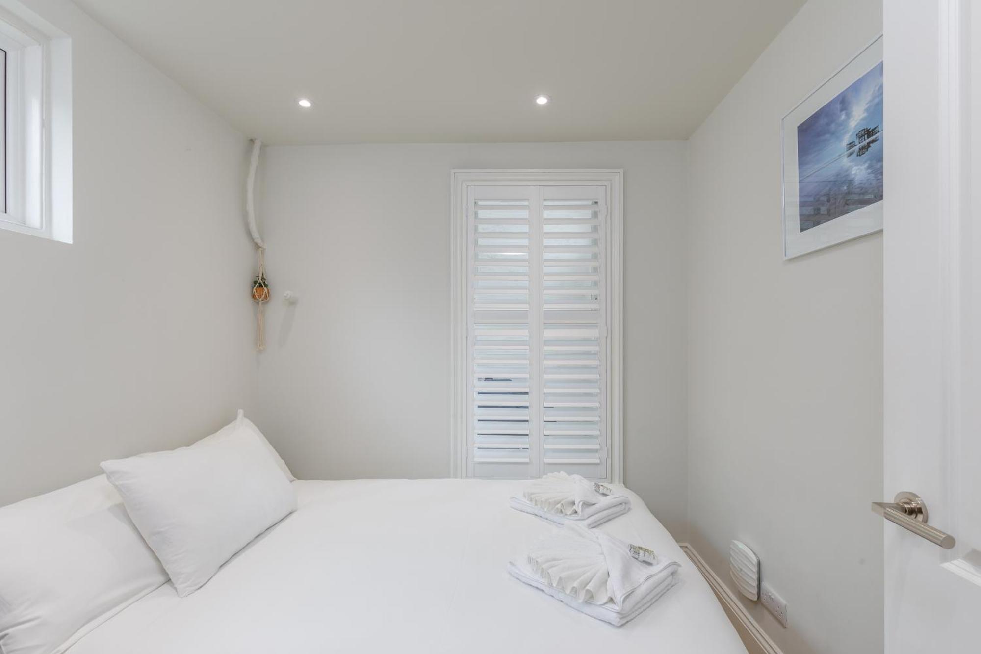 Spacious 2 Bedroom Apartment With Beautiful Garde Brighton Bagian luar foto